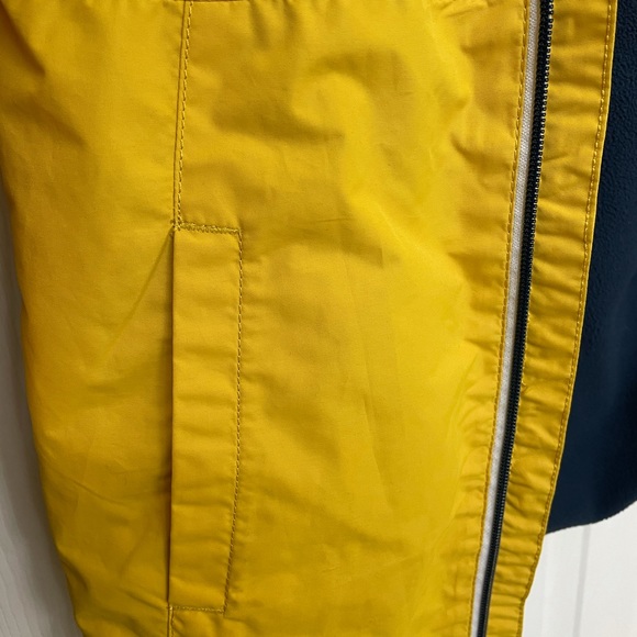 Water-repellent Lined Jacket Yellow H&M
Size 7-8 - Picture 7 of 8